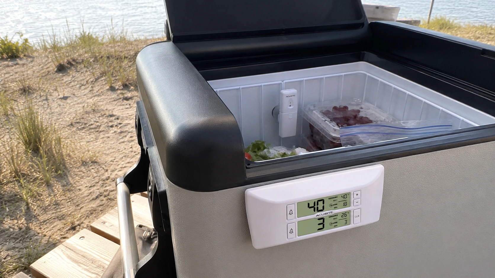 AcuRite 00986M Wireless Fridge and Freezer Thermometer